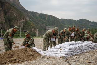 意媒：曼联无意买断阿姆拉巴特，尤文有意租借或用阿图尔交换